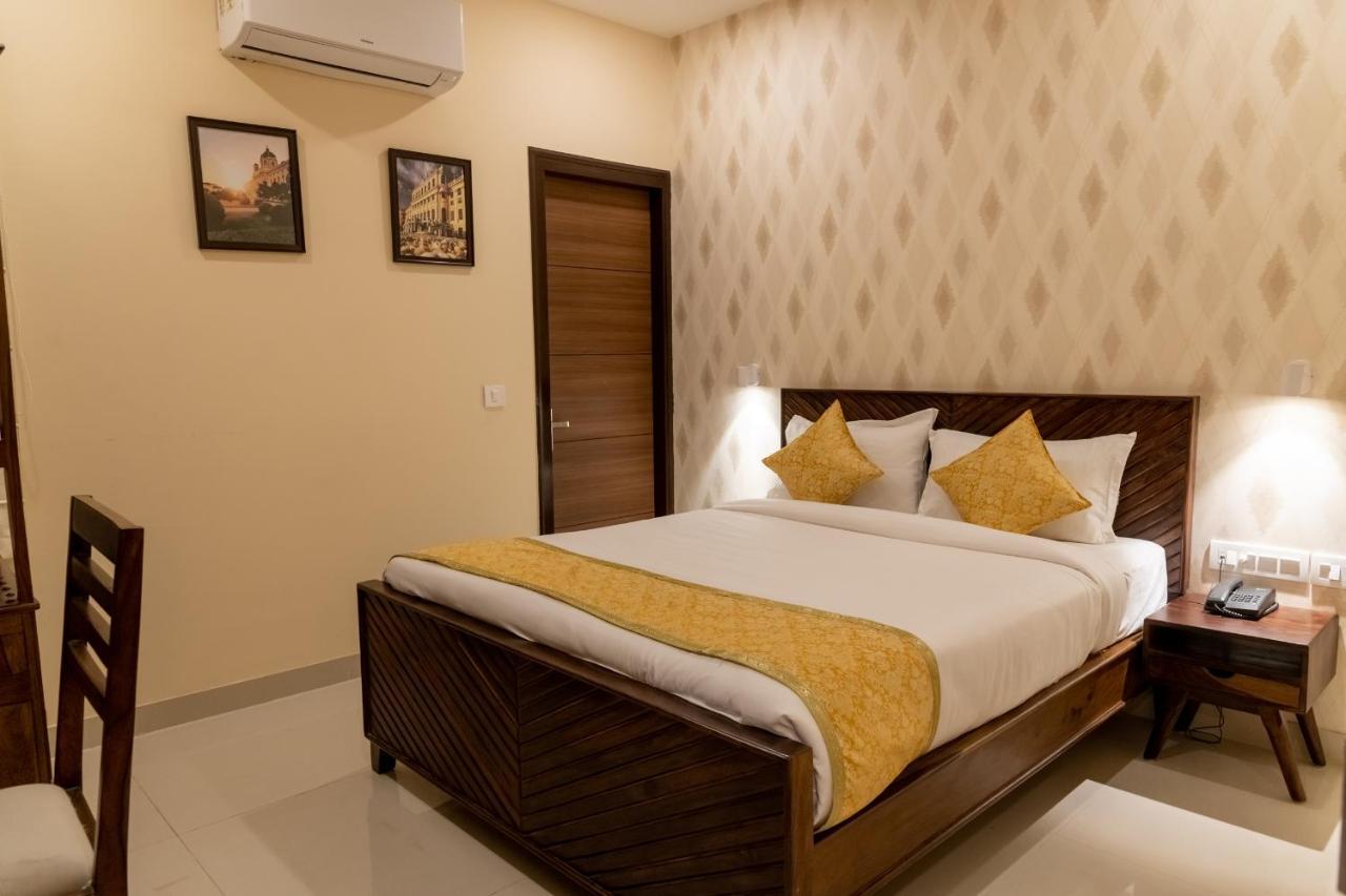 Vienna- A Boutique Hotel Divisione di Divisione di Jaipur Esterno foto